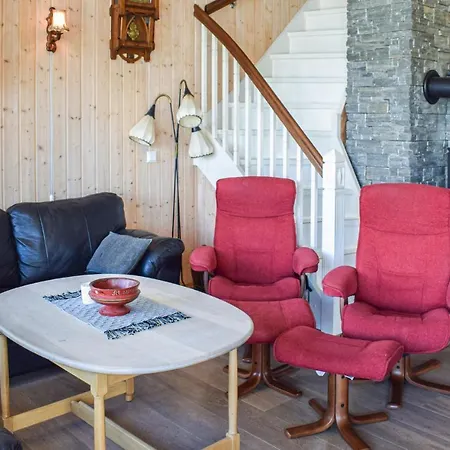 4 Bedroom Nice In Holiday home