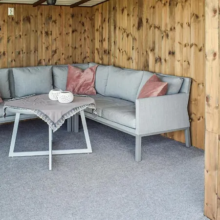 Holiday home 4 Bedroom Nice In *