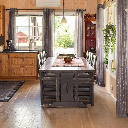 4 Bedroom Nice In Semesterbostad *