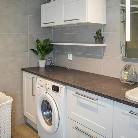 4 Bedroom Nice In Holiday home Sannidal